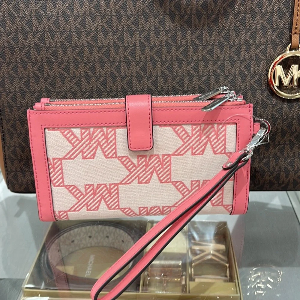 MICHAEL KORS JET SET TRAVEL 35S3GTVW7J LIGHT SAGE LG DOUBLE ZIP WRISTLET-WALLET - Picture 6 of 16